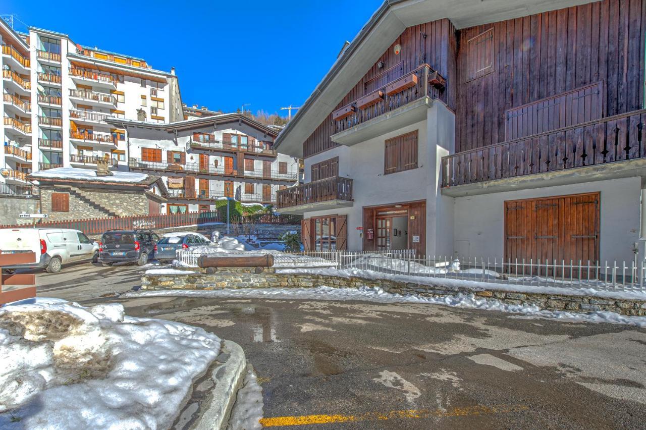 Apartament Casa Julie - Accogliente Rifugio Nella Quiete - Cour 0157 Courmayeur Zewnętrze zdjęcie